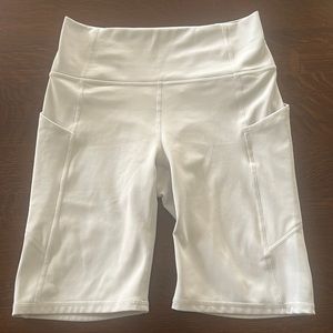 PureLuxe Soft Gray Fabletics. Oasis Short. Size small